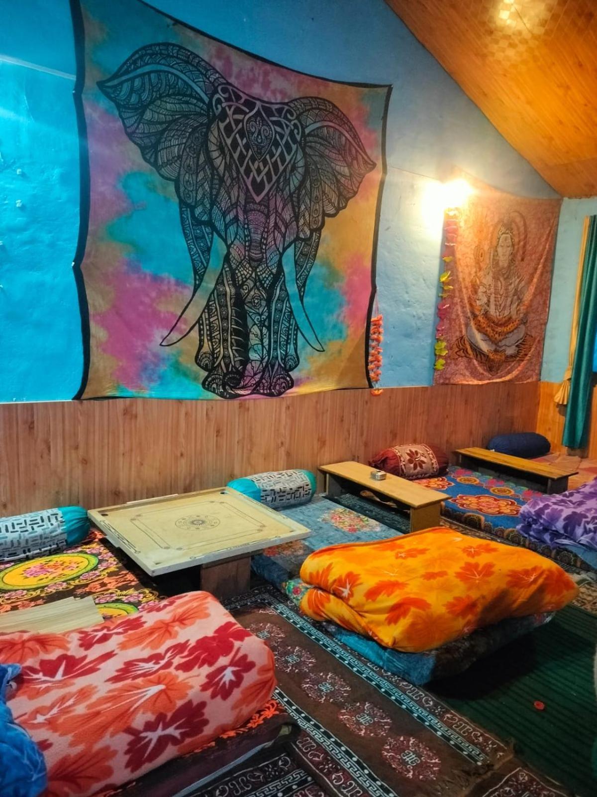 Lee Garden Himalayan Wooden Cottages Kasol Exterior photo