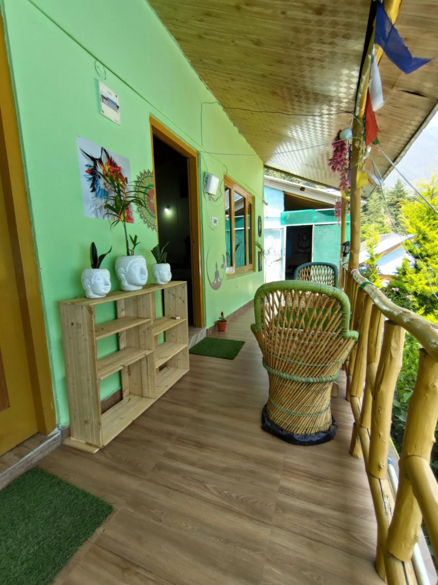Lee Garden Himalayan Wooden Cottages Kasol Exterior photo