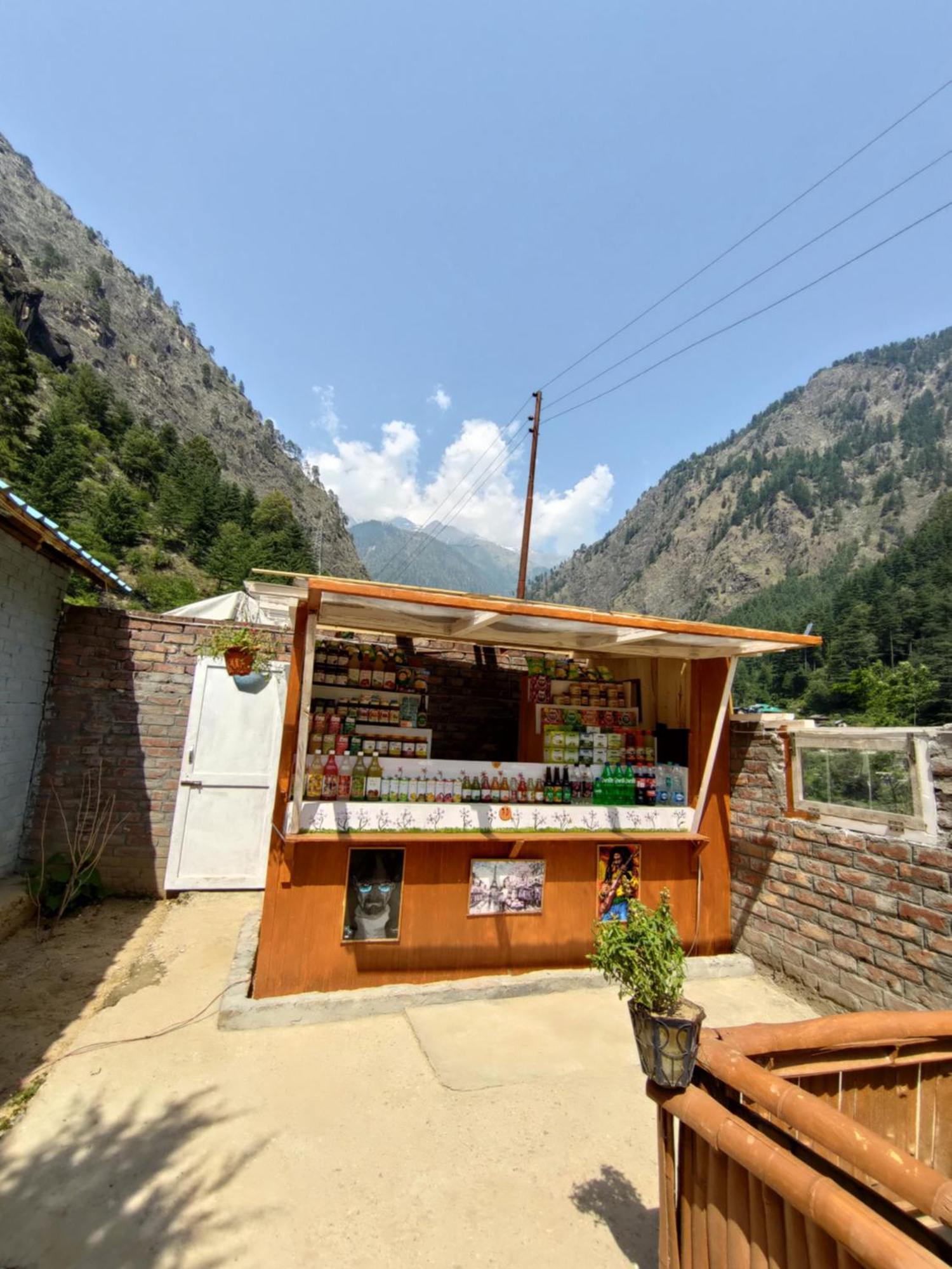 Lee Garden Himalayan Wooden Cottages Kasol Exterior photo